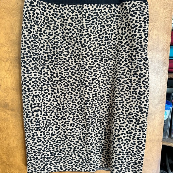 Ann Taylor Black and Tan Leopard Print Pencil Skirt - Picture 1 of 4